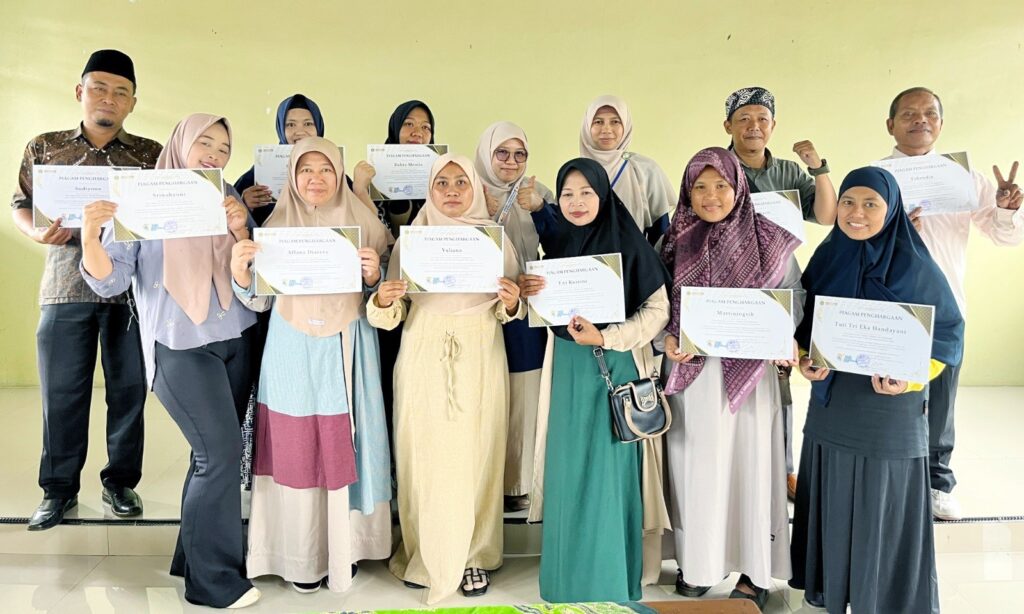 Peringanti HUT Ke 80 PGRI, SMP Muhammadiyah 4 Sukorejo Ajak Orang Tua Mengajar untuk Perkuat Pendidikan Karakter