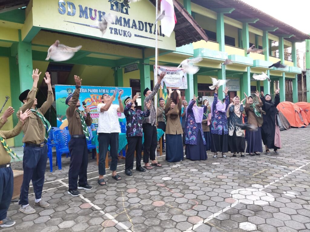 Lapangan Tergenang, Ceria Pandu Athfal HW SDIT Truko Tetap Menggelora! 200 Siswa Padati Kegiatan Dua Hari