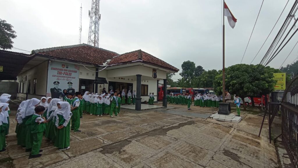 Peringati Hari Sumpah Pemuda, MI Muhammadiyah Mulyosari Gelar Outing Class dan Kunjungan ke Perpustakaan Daerah Kendal