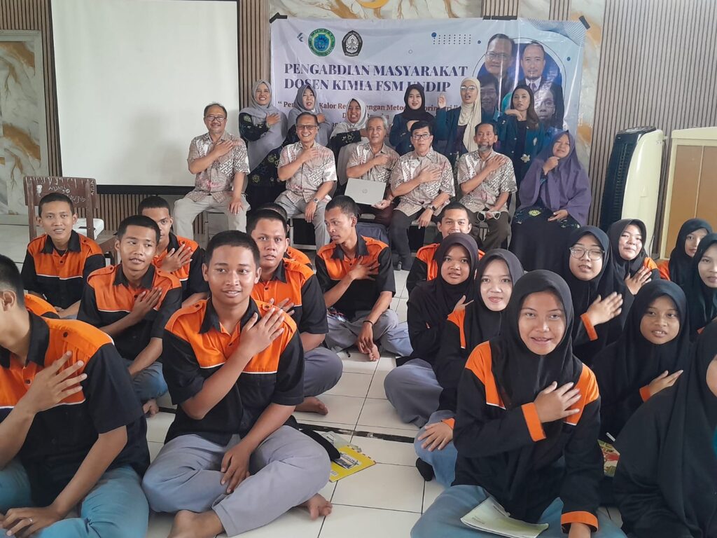 Dosen Kimia Undip Latih Siswa SMA Muhpat Kendal Pahami Energi dalam Makanan