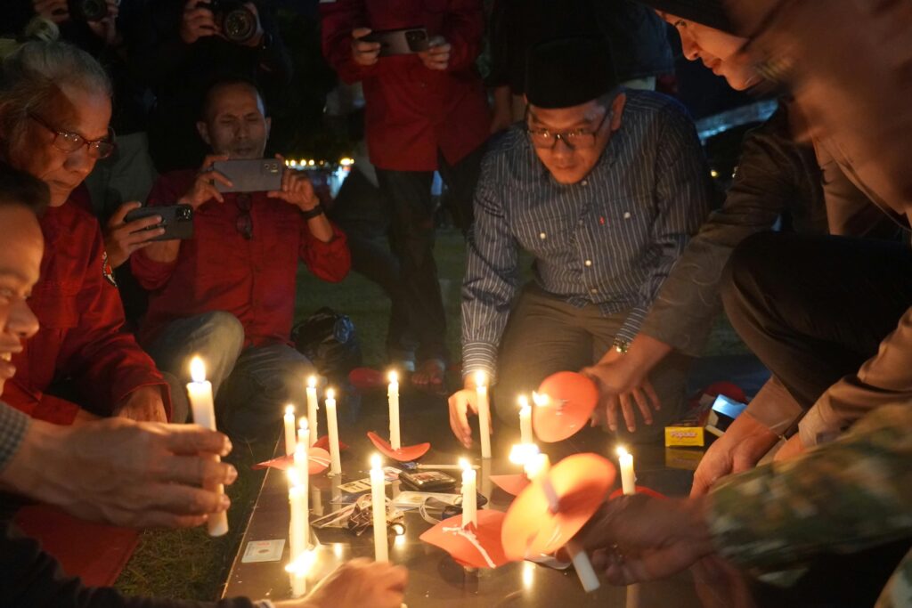 Lima Jurnalis Hilang, Wartawan dan Forkopimda Kendal Nyalakan Lilin dan Kirim Doa